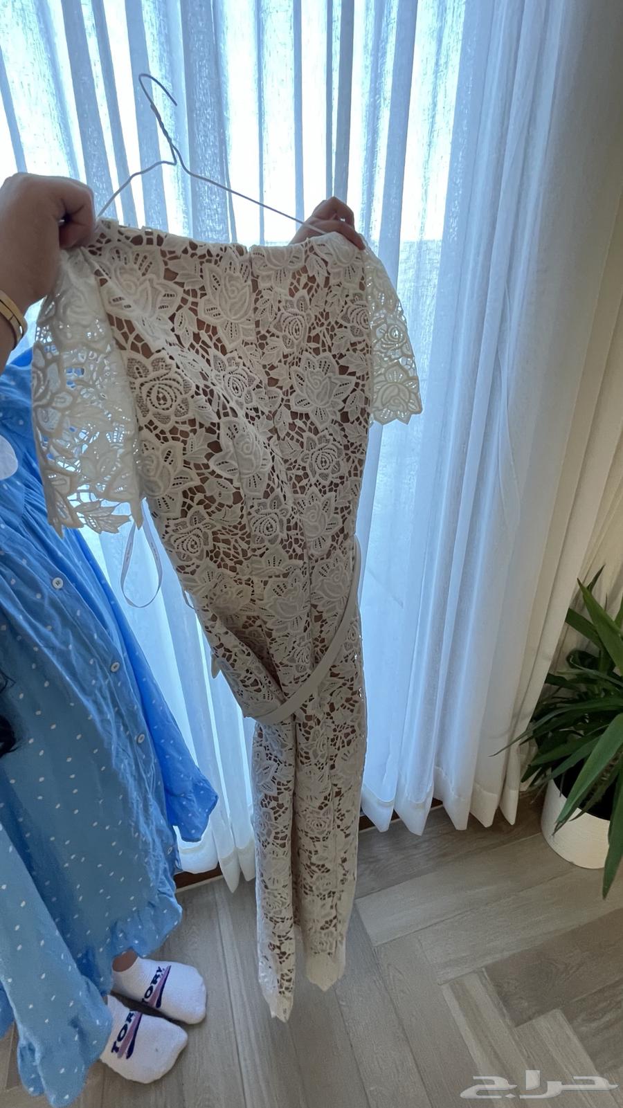 Famous brand dress with price available on the brand's website, worn for only two hours64379839123074111