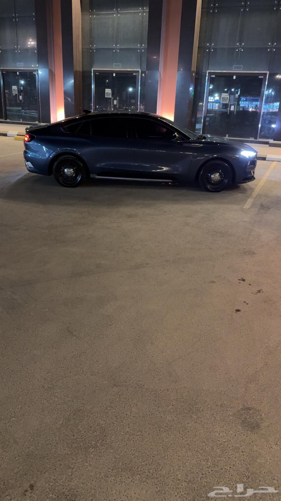 جنوط بوليسي مع الكفرات64525925917954110