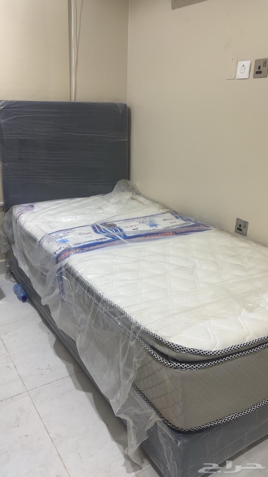 سرير ومرتبه جديده سعر سرير 1500 والمرتبه 50064380293447553110