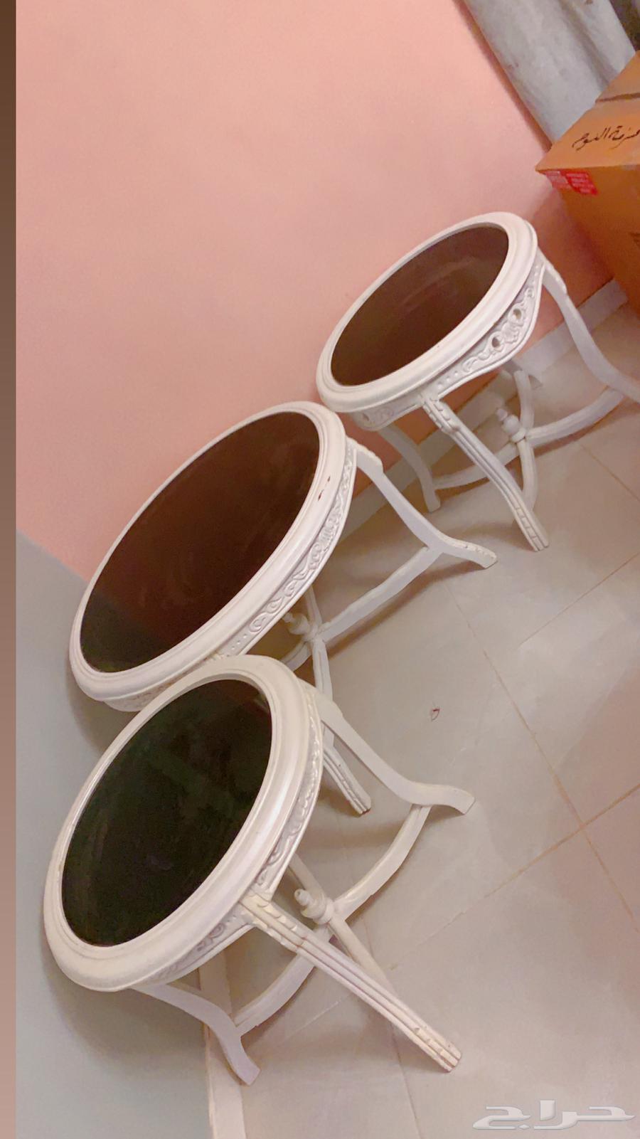 3 طاولات للبيع 25064378818393985110