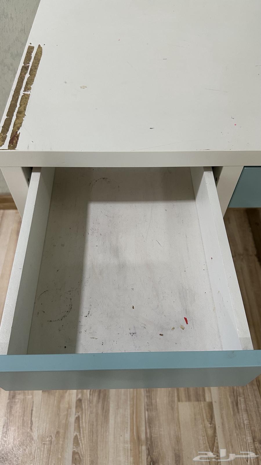 مكتب من ايكيا64382583338369114