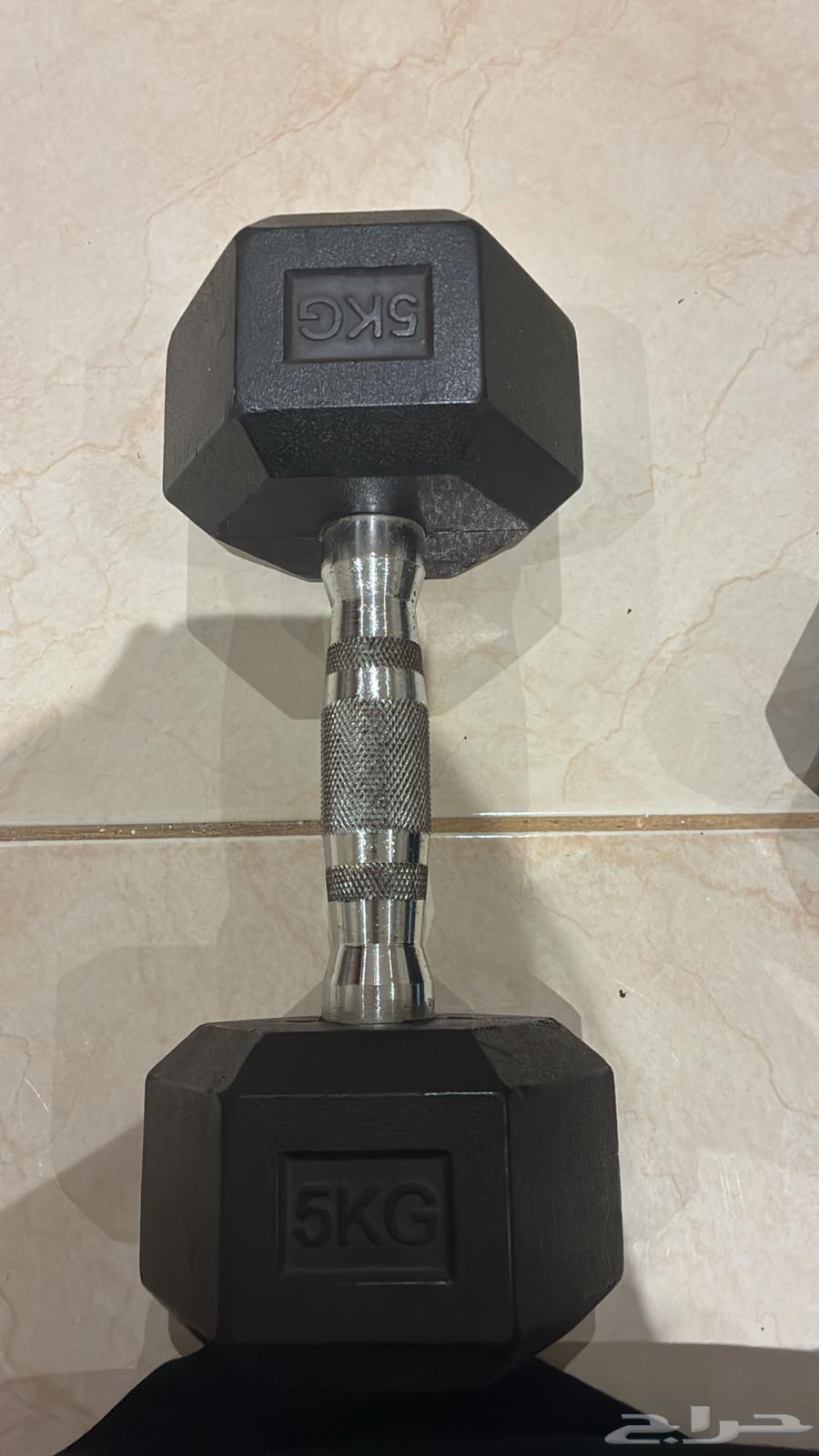 اثقال وزن كل واحد 5 كيلو بحال جيد جدا64384758844673111