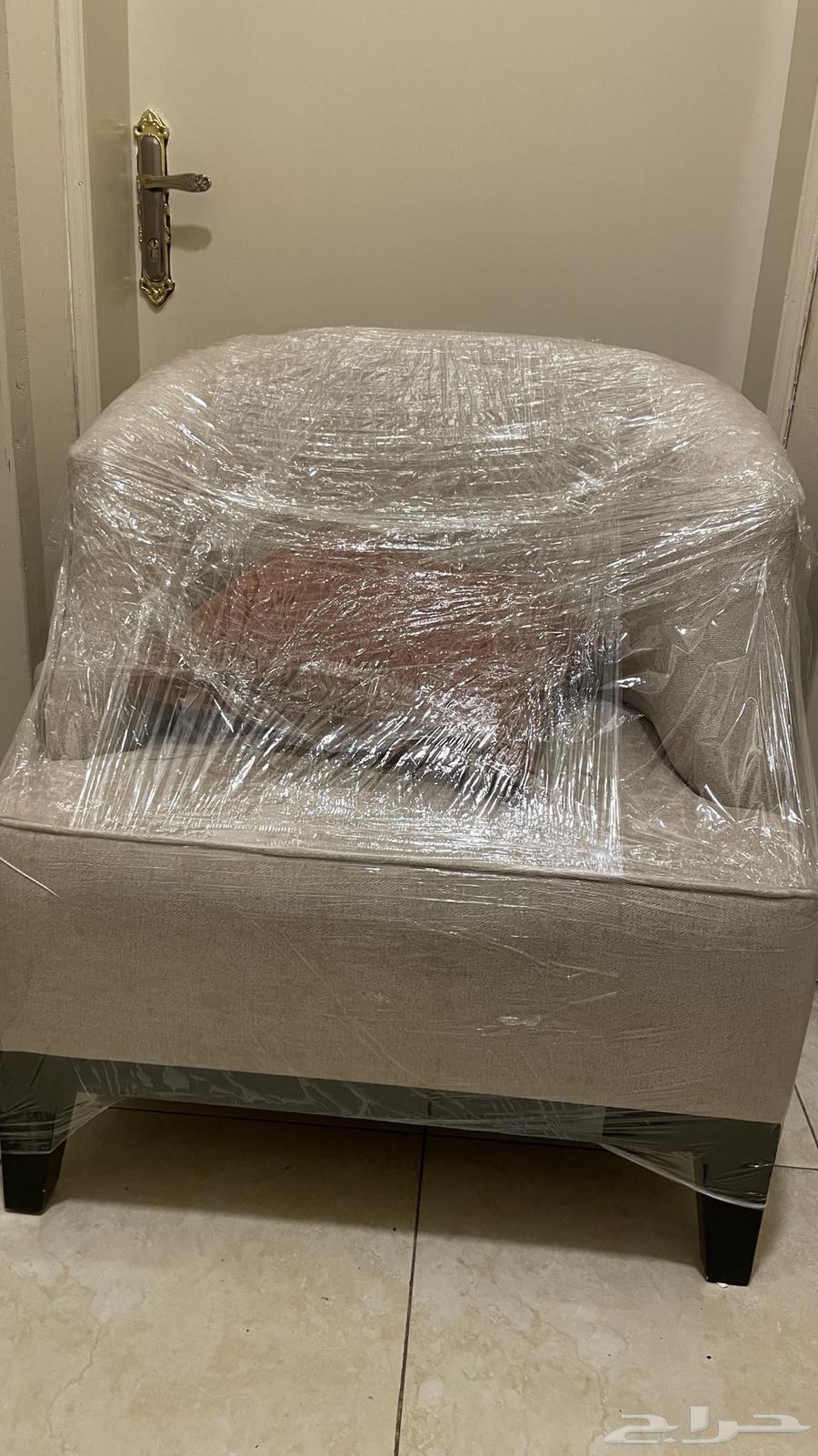 كنب جديد حبه وحده سبب البيع (قطعه زائده) جديده باكياسها64390416557443111