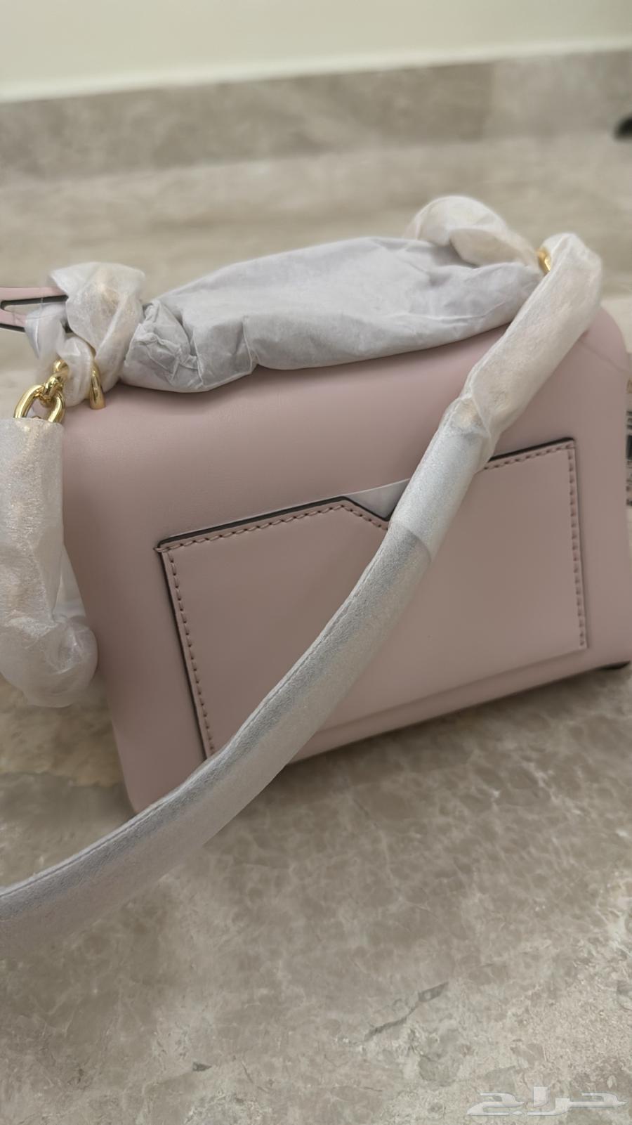 شنطة نسائية مايكل كورس جديدة غير مستخدمة64386766335107112