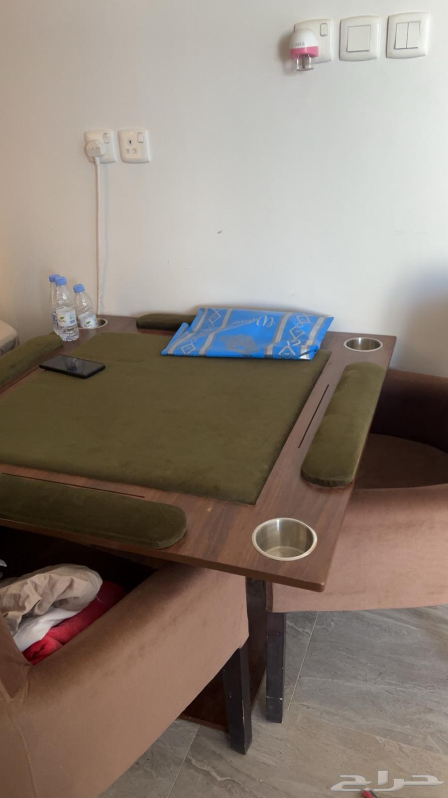 Luxurious unused 4-player backgammon table for sale with its chairs64385789876737110