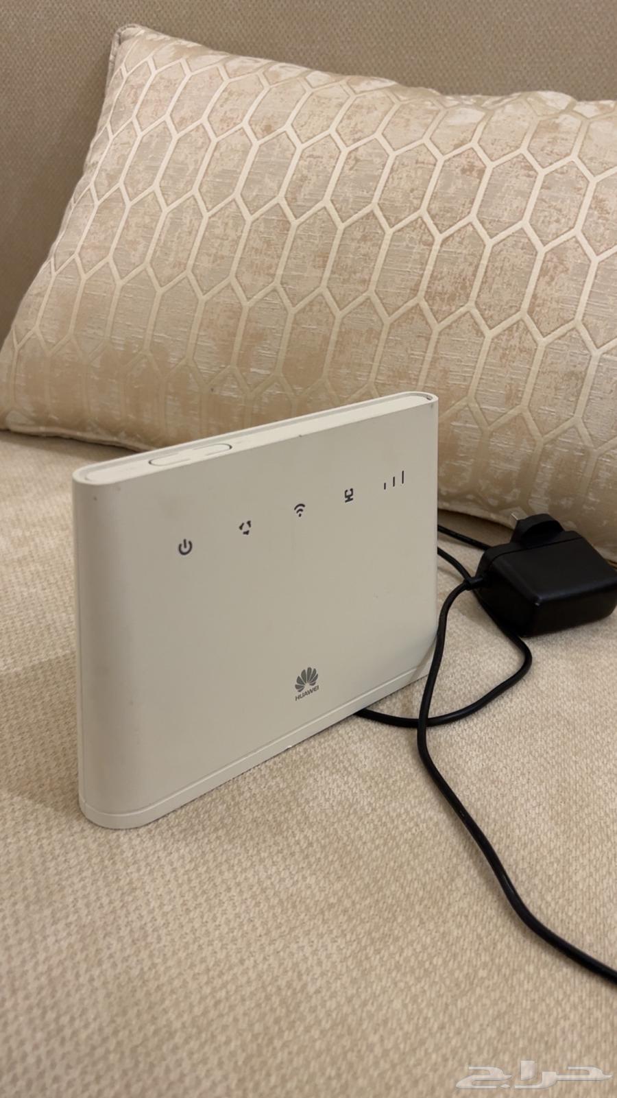 New router, used for 6 months or less64378061802625110