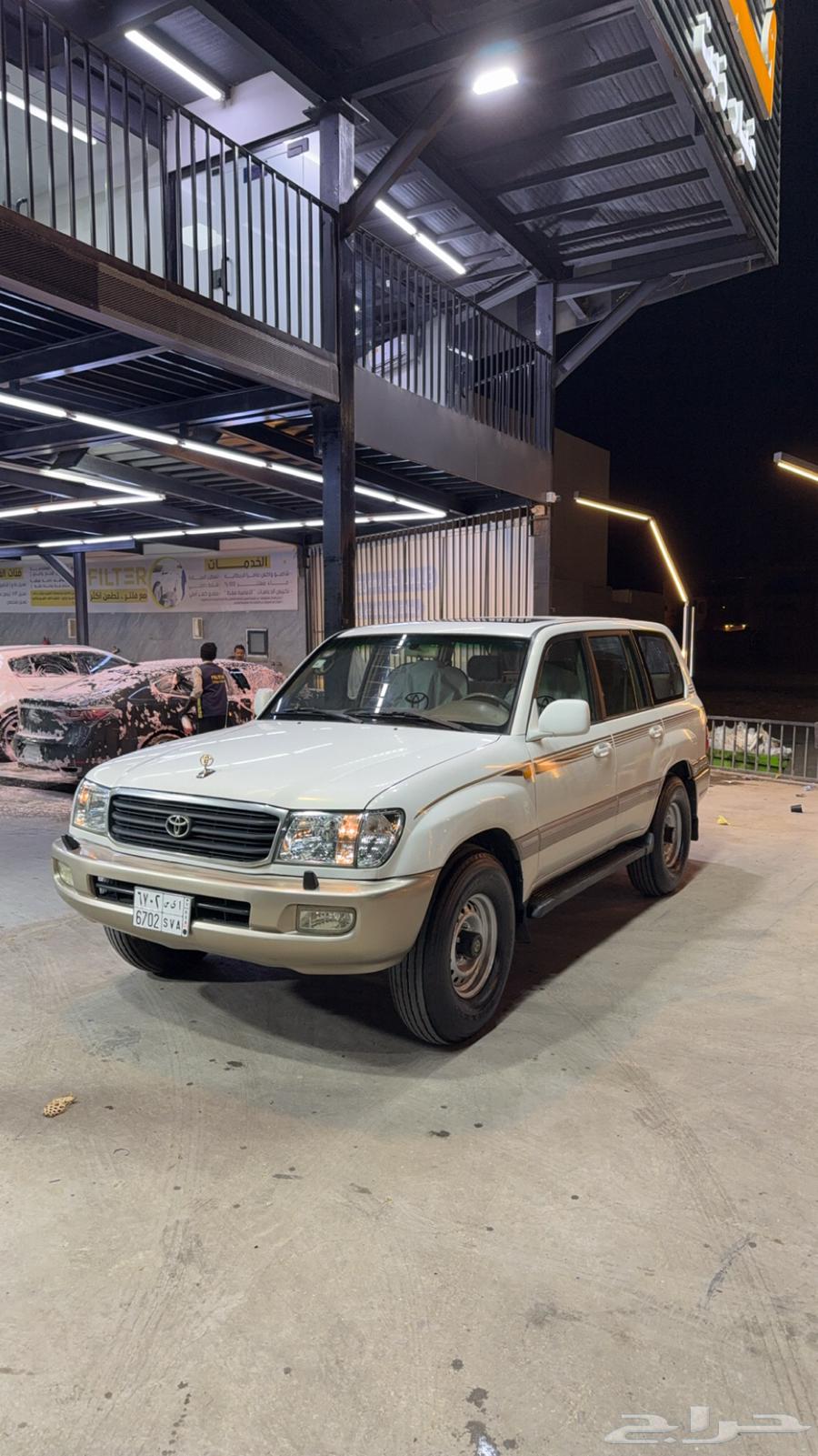 Land Cruiser VXR Full Option Manual Transmission Sunroof and Diff Lock Model 200064531125028097114