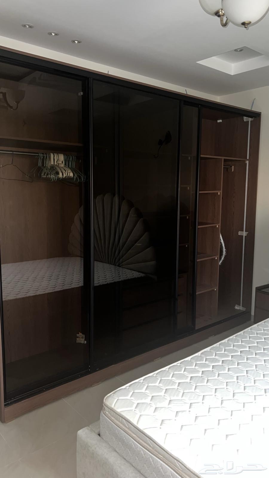 للبيع غرفه نوم استخدام 4 شهور64391078761346112