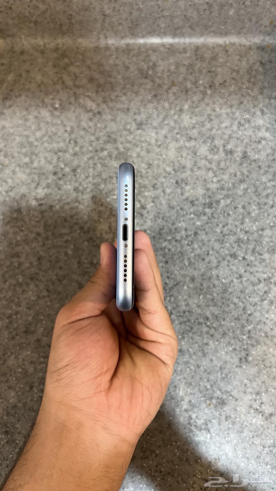 ايفون اكس ار للبيع نضيف جدا64383677450883112