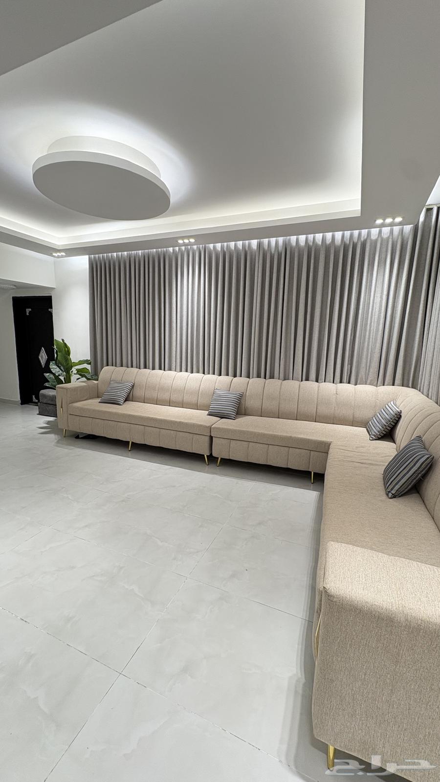 كنب نظيف بحاله ممتازه64384382756355110