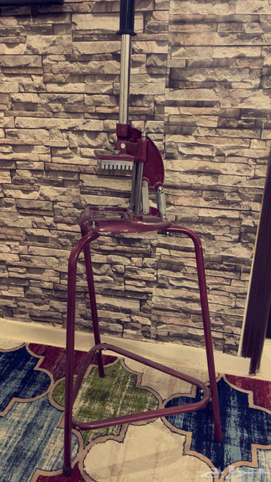 قطاعة بطاطس شبه جديد ب10064379210311043111