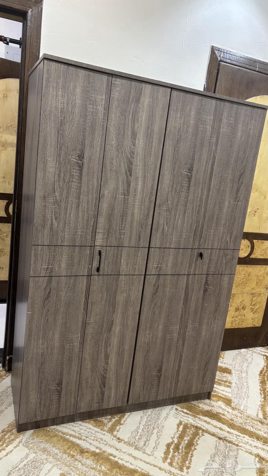 دولاب ملابس 4 أبواب بحالة ممتازة للبيع64387481309441113