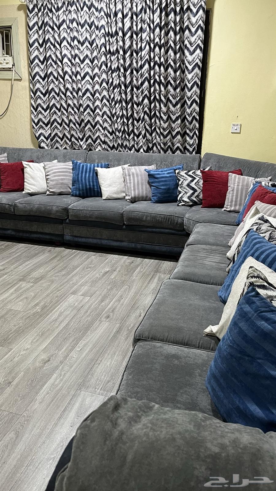 للبيع كنب نظيف ومافيه كسور64378876233601111