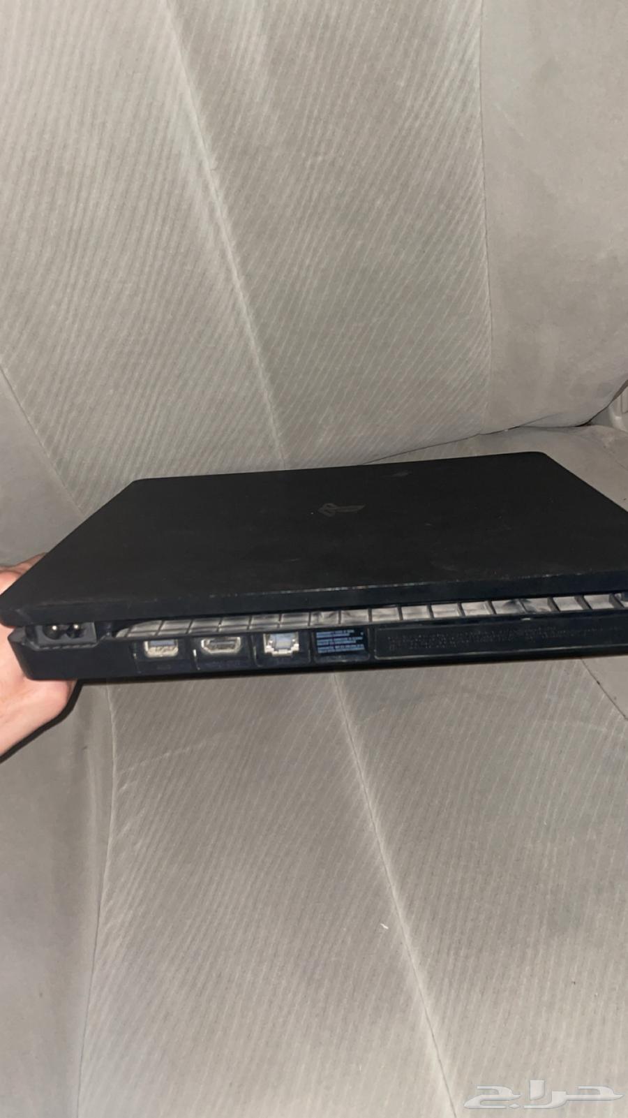 للبيع سوني 4 مع قرند64389113879171112