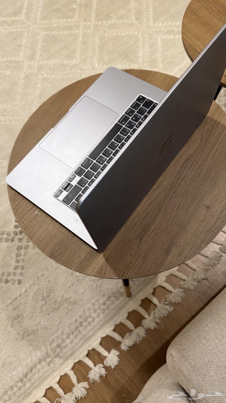 ماك بوك اير M264389238976257111