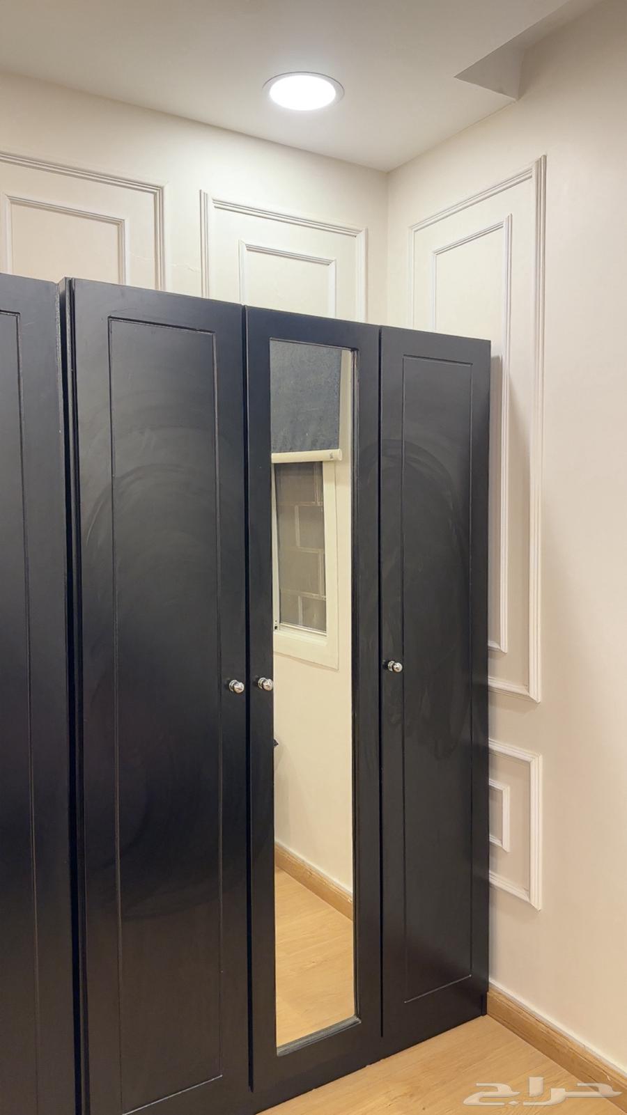 اثنين دواليب شبه جديده ونظيفه64389709380611111