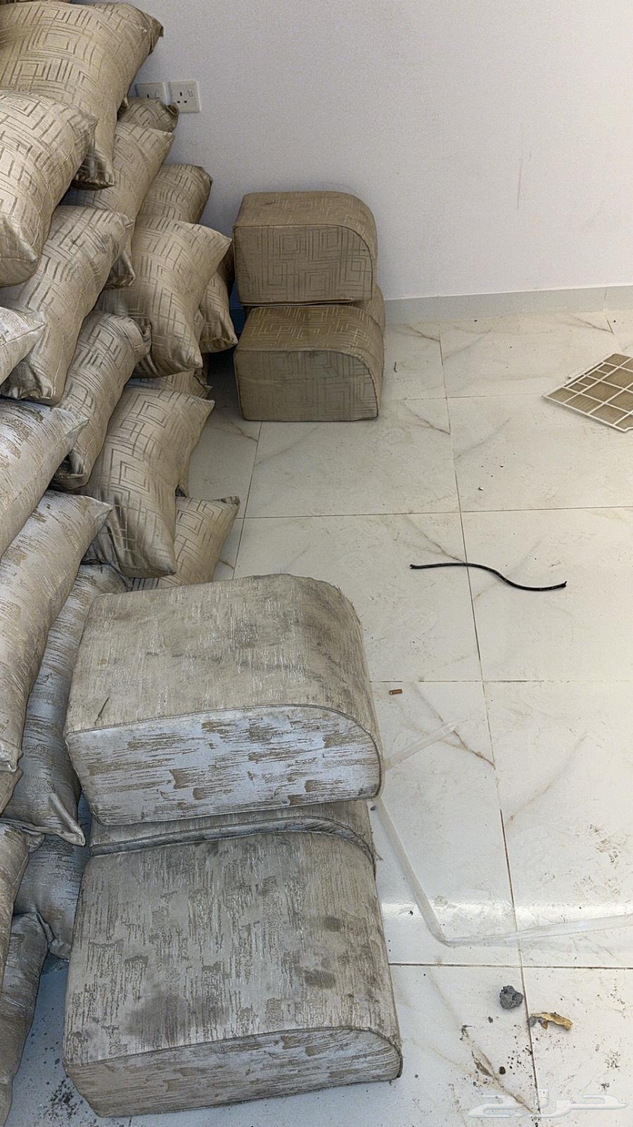 اثاث كنب ومساند جلسات ارضيه ومكرويف و فرن كهرب64379123695490113