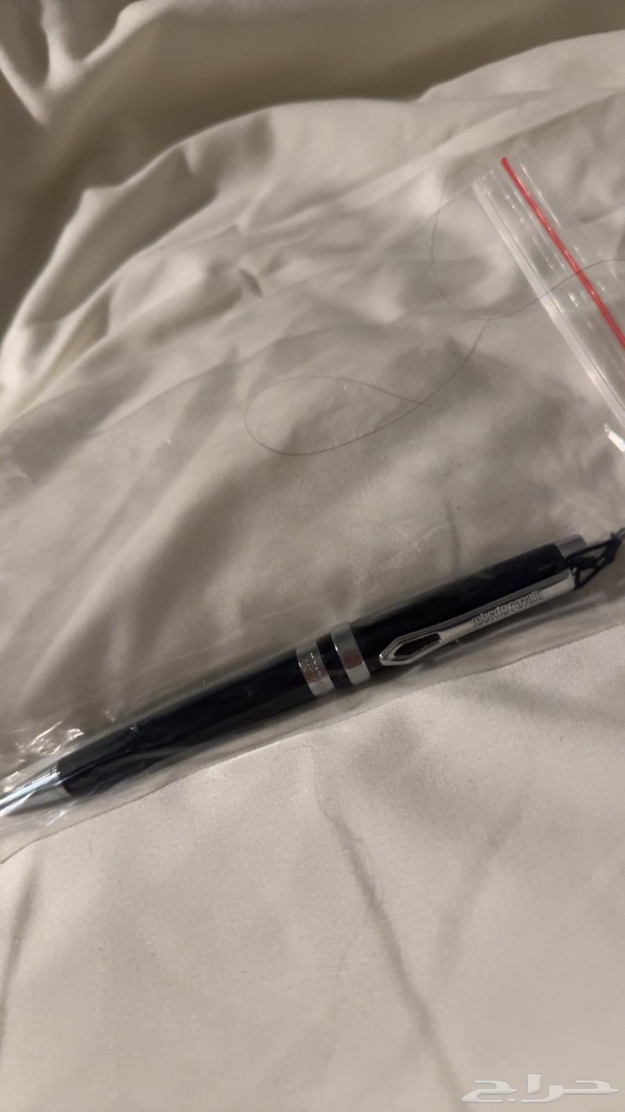 قلم ربرتو كفالي جديد مااستخدم سعره 650 و السوم ب300 ومايقل64378527922818110