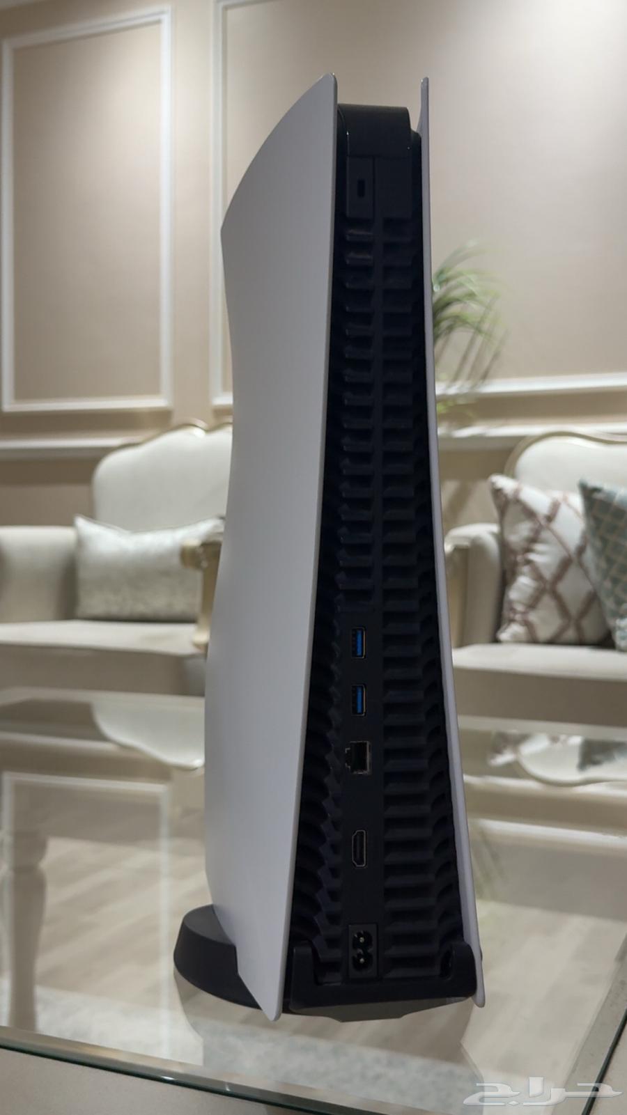 Sony 5 with two original controllers64390054674179111