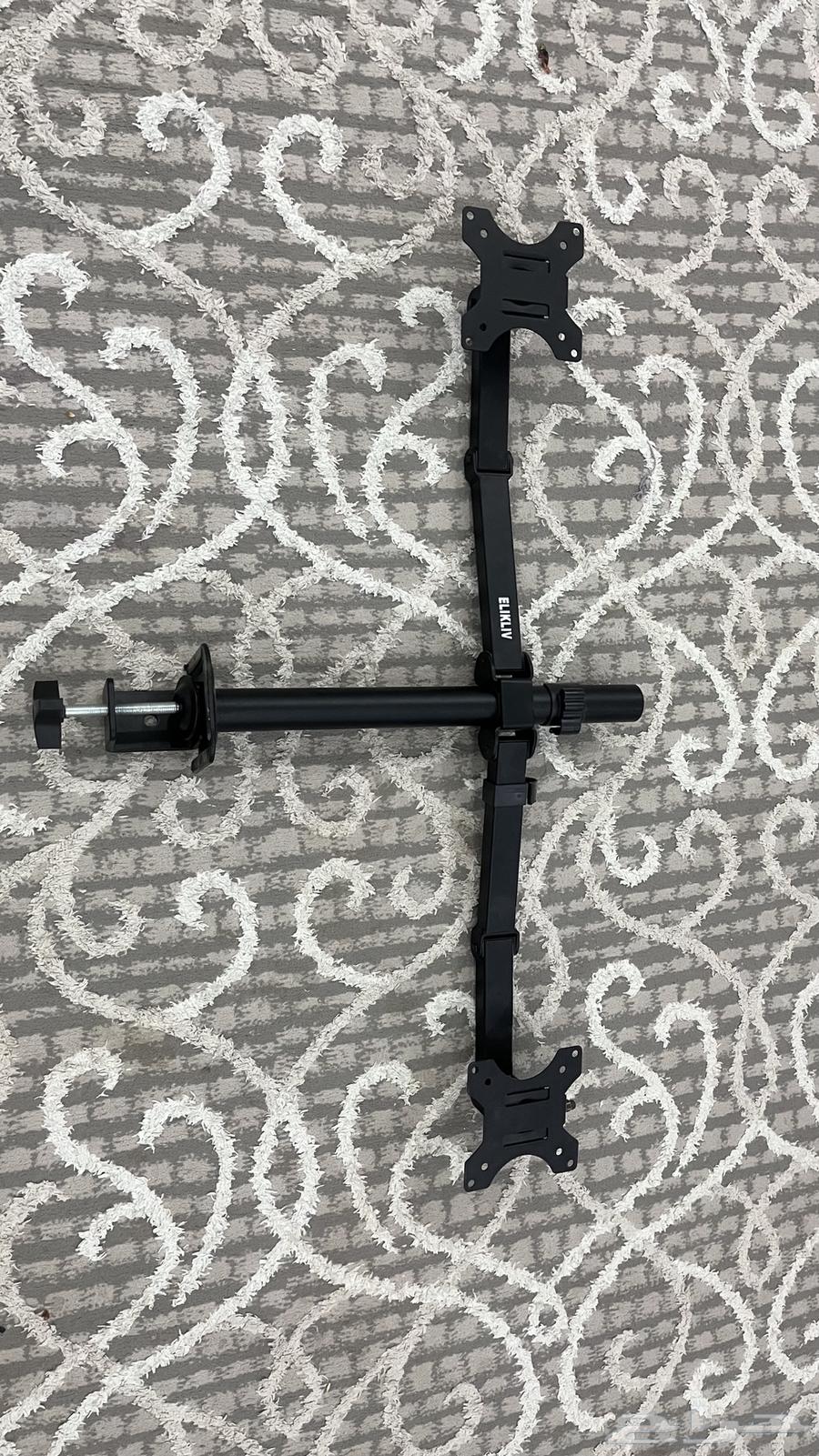 استاند شاشتين اصلي سبب البيع بعنا الاغراض كلها مع مساميره64392305644801110