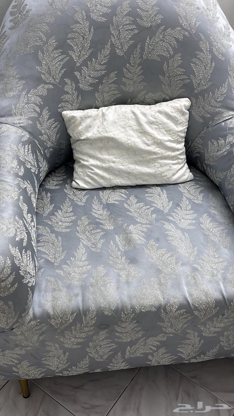 Two sofas64391715255169110