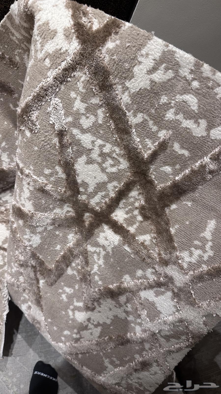 Two-piece sofa and carpet64391563429635112