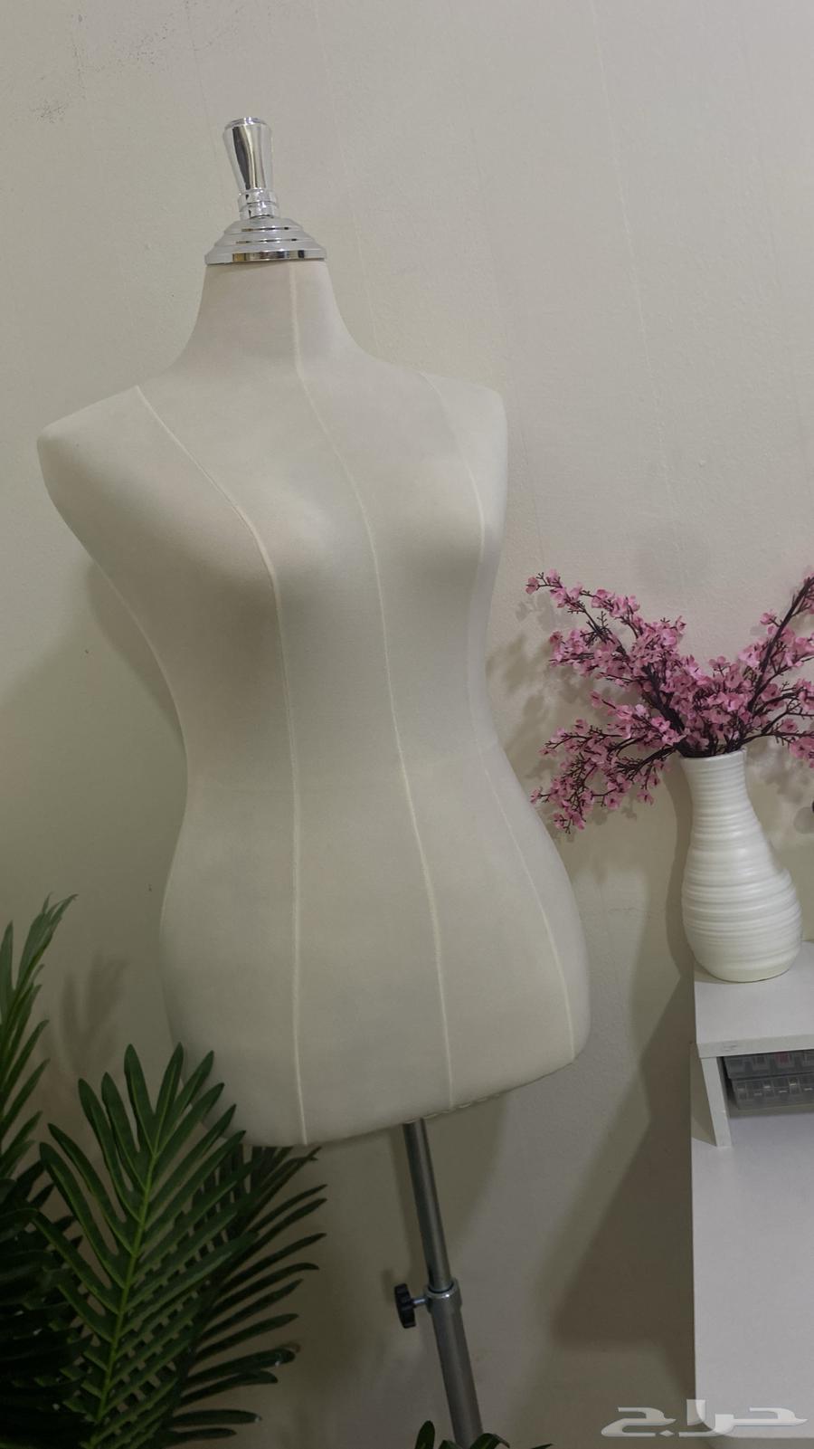 مانيكان نسائي64389183013763110