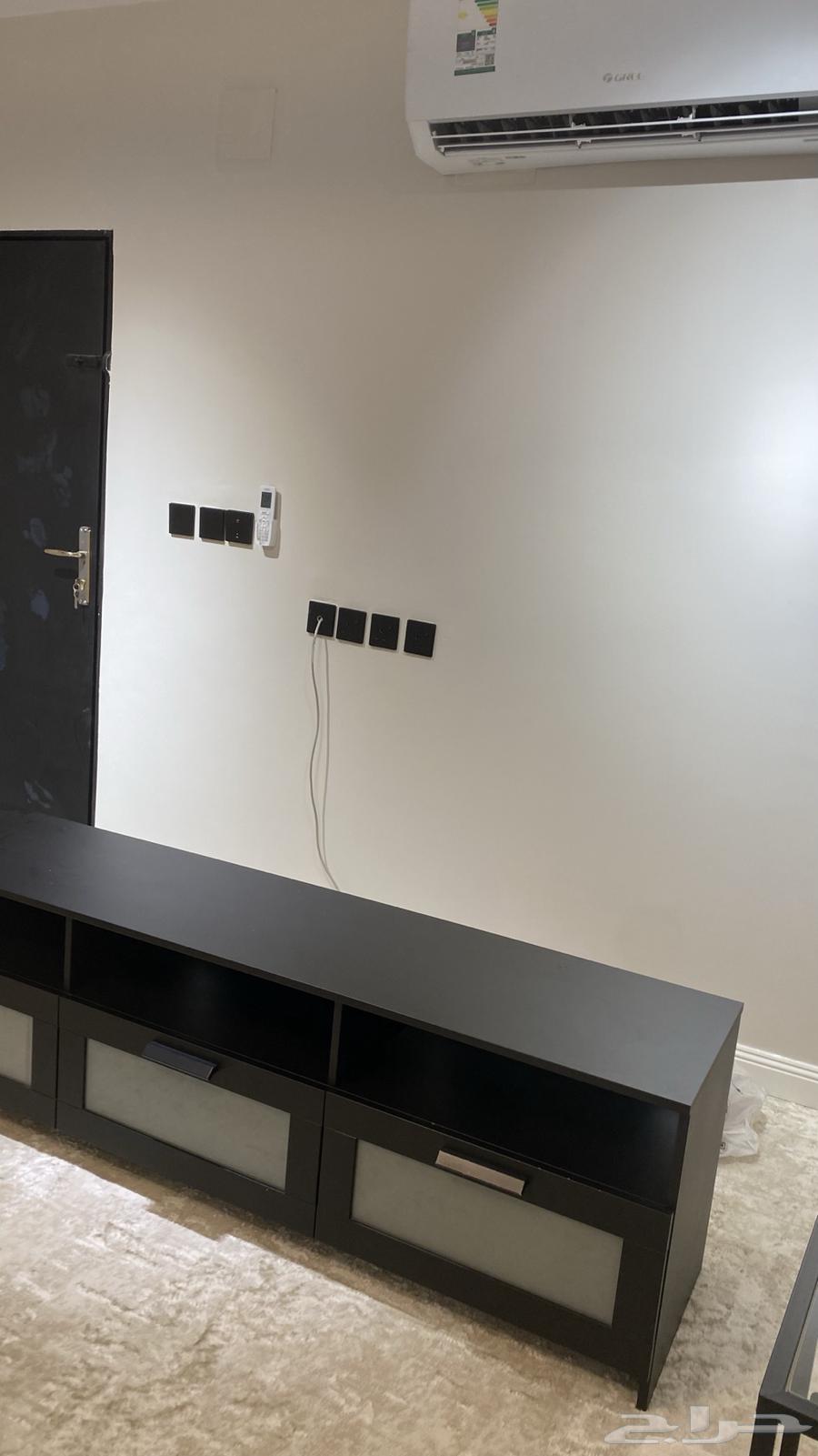 طاولة تلفزيون ايكيا64378963630723111