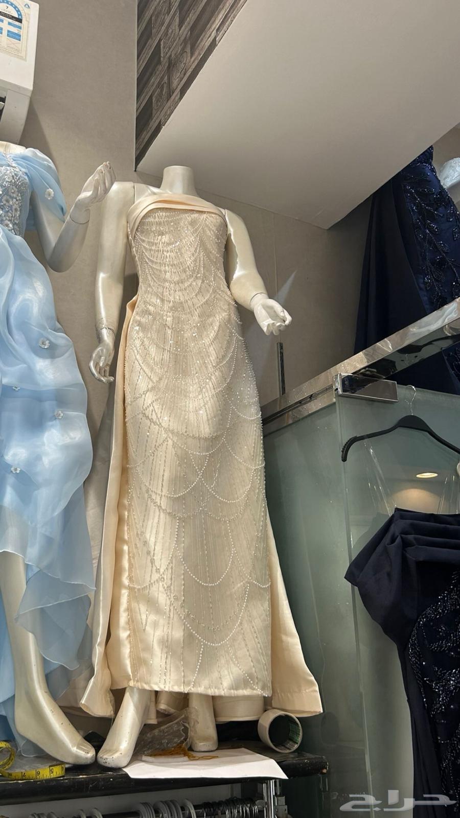 فستان للبيع غير مستخدم64379790464641110