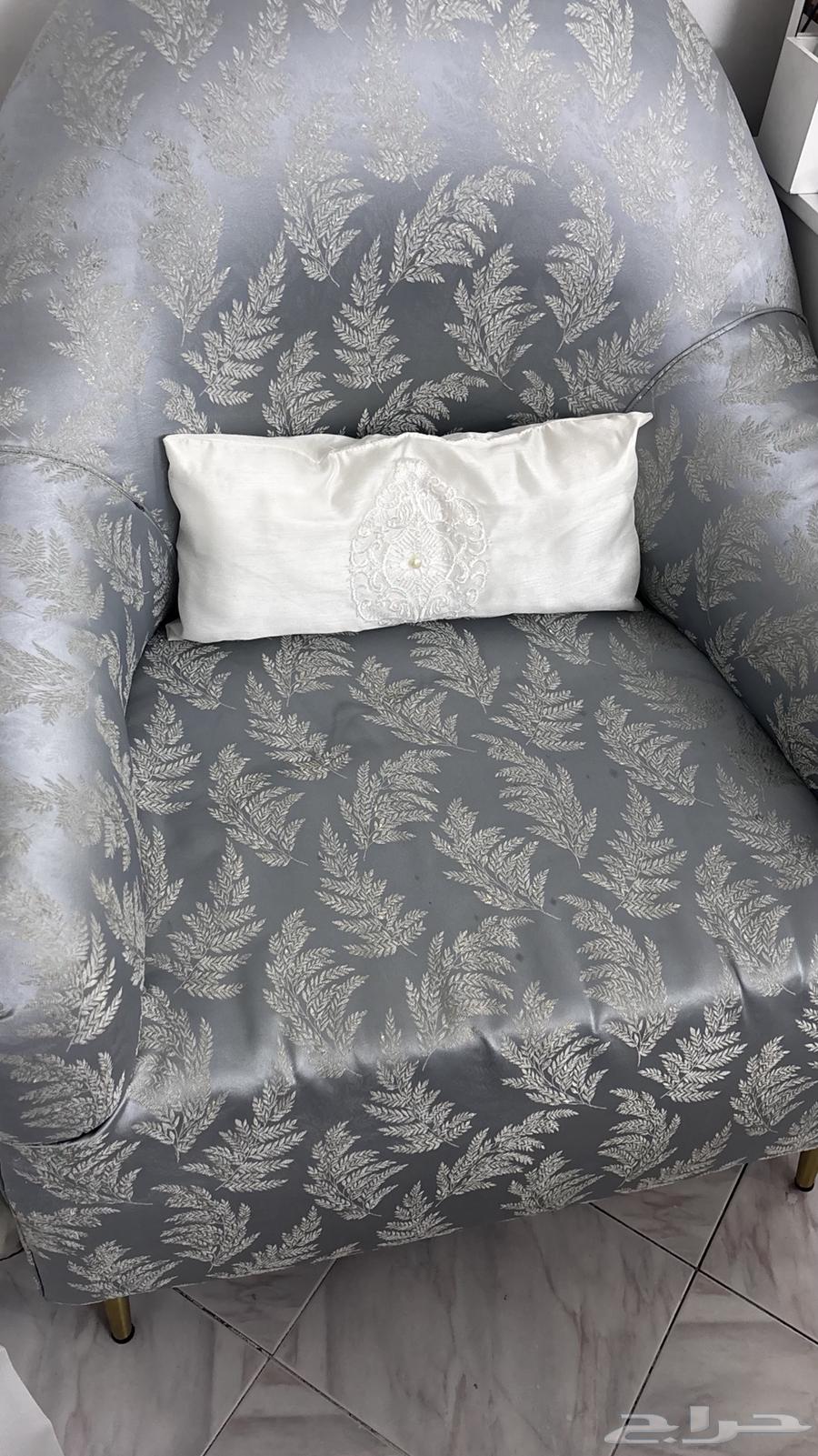 Two sofas64391715255169111