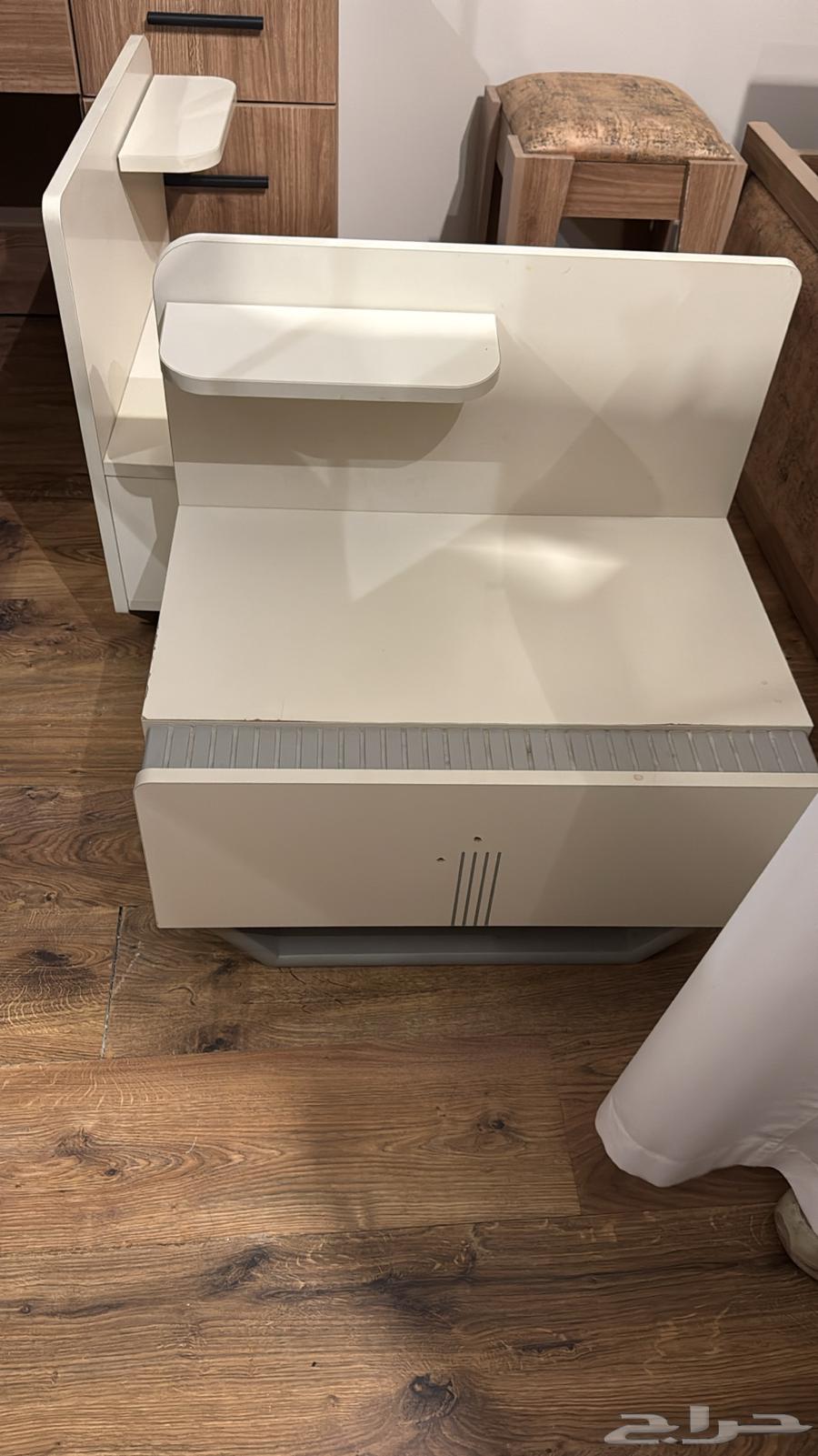 اثاث ب 850 و قابل للتفاوض64386543257090113