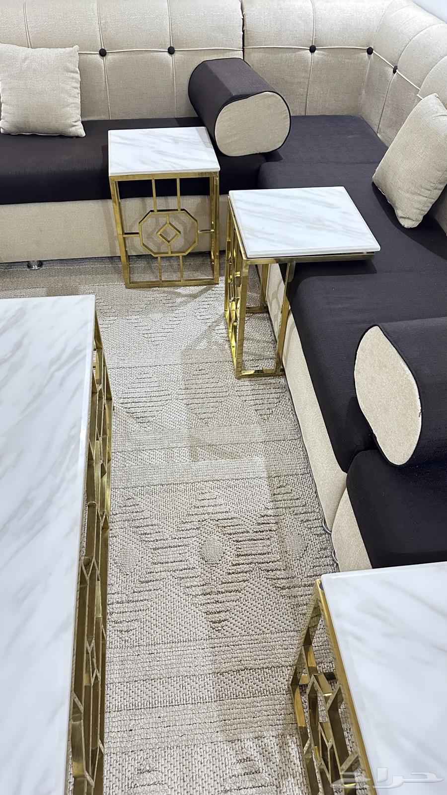 Sofa for sale with tables and cushions, used in excellent condition64389723050755111