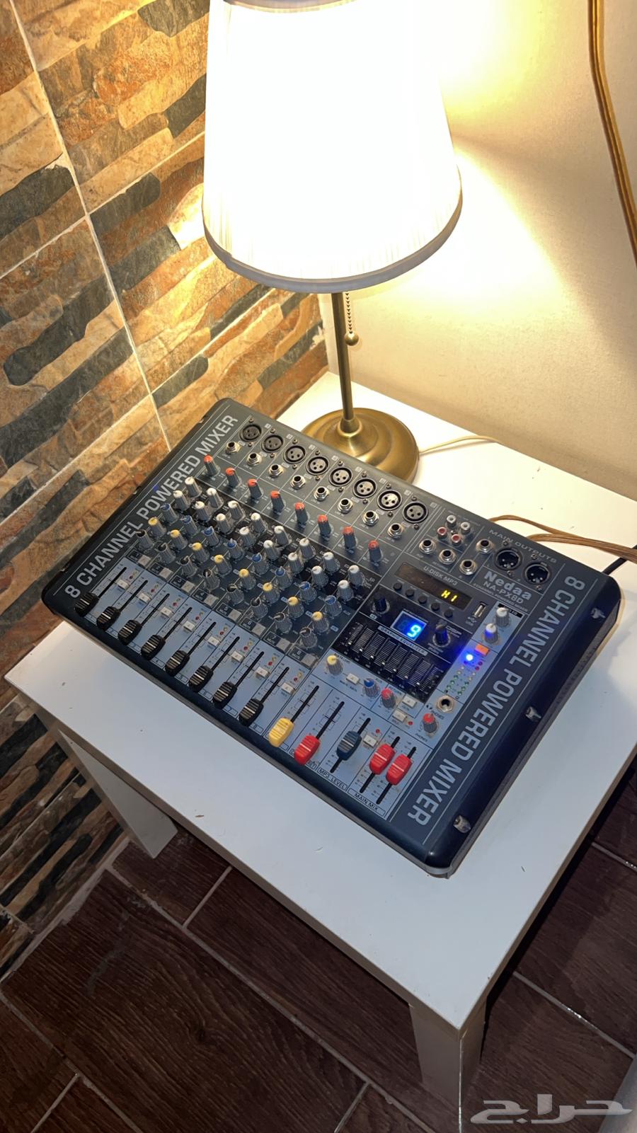 Broken with three speakers, almost new64379790473347111