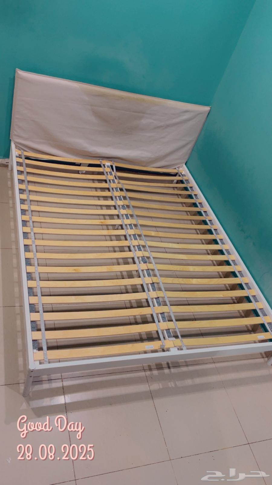 سرير ايكيا نفر ونص للبيع64381850725506111