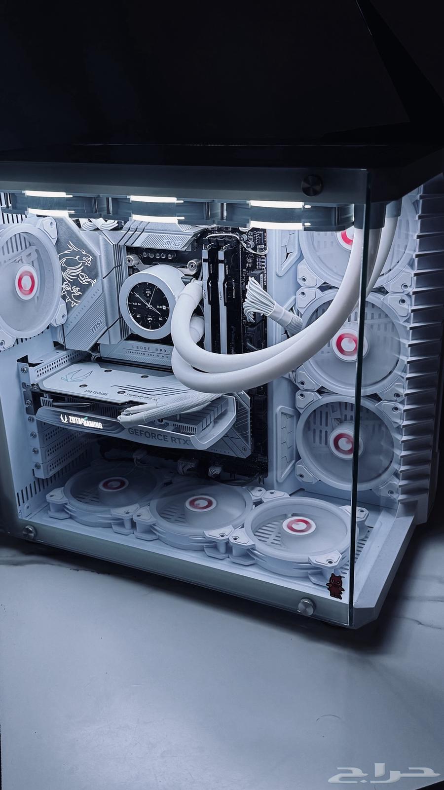 pc فنان شكل و قوة للبيع64386557111937112