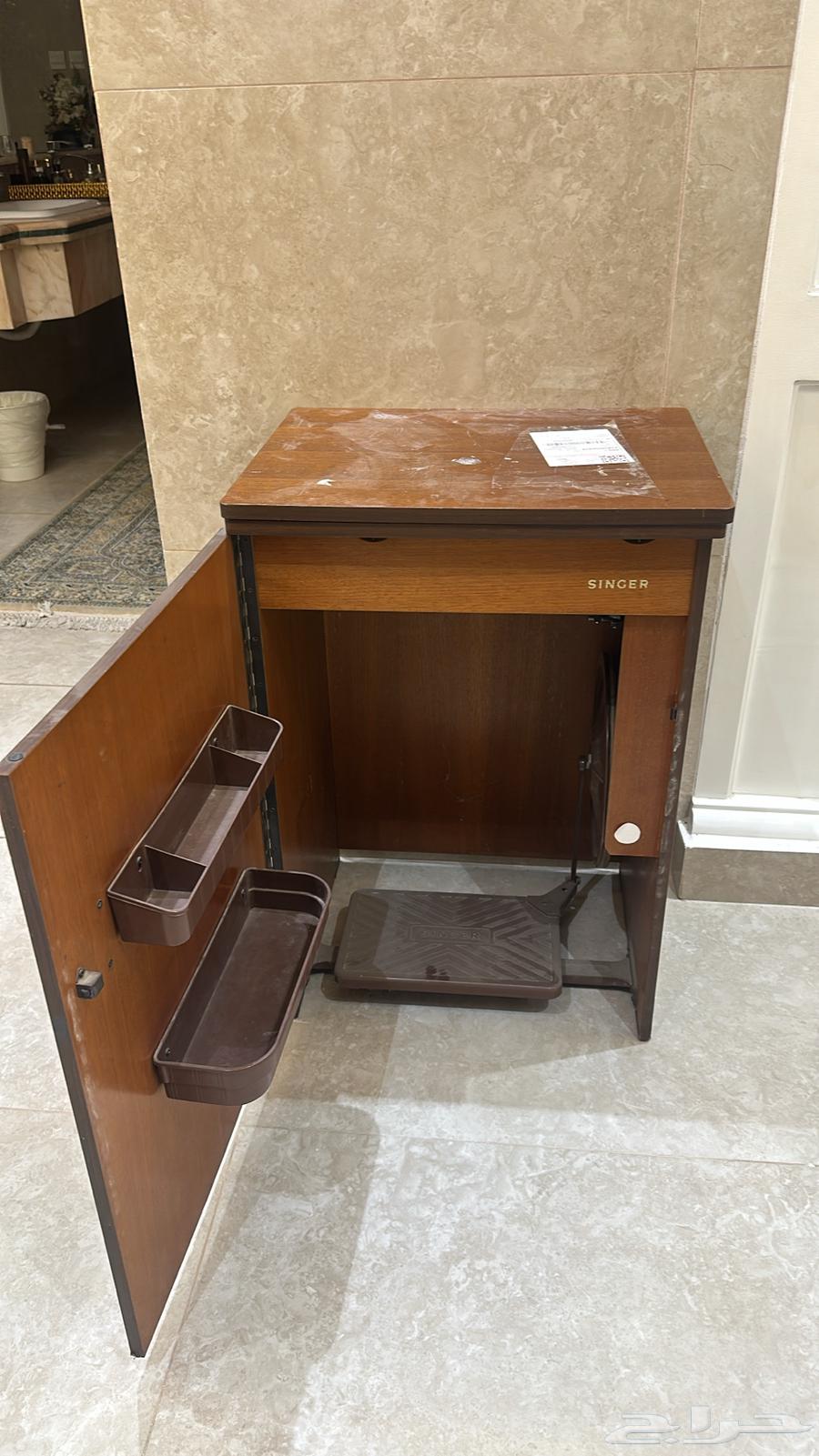 مكينة خياطه بطاولتها64377418465921110