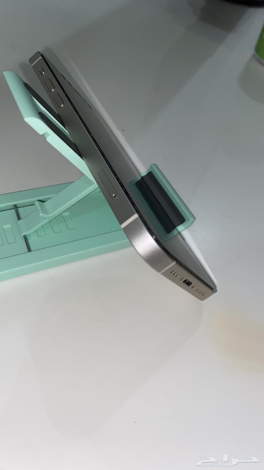 iPhone 1264385466853762112