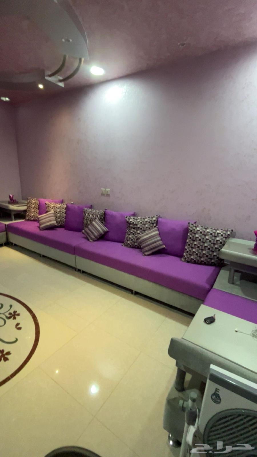 كنب شبه جديد 5.5   4.564381920154243110