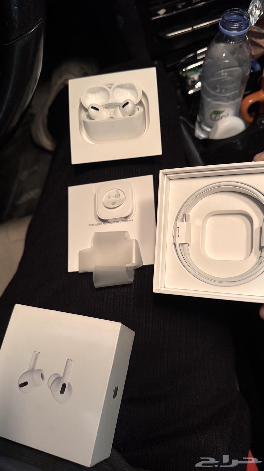 سماعة آبل ايربودز برو الجيل الثاني اصلية مع اغراضها كلها64389806039043110