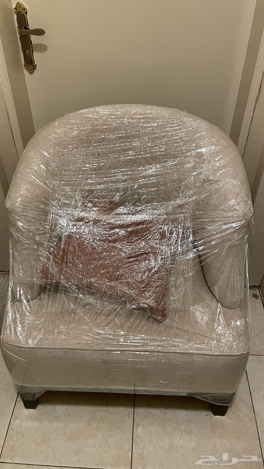 كنب جديد حبه وحده سبب البيع (قطعه زائده) جديده باكياسها64390416557443110