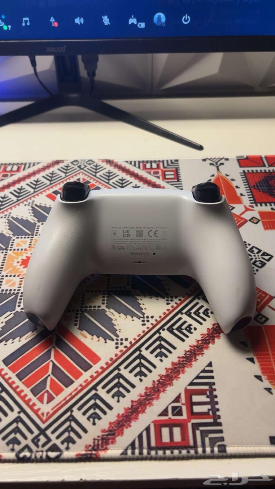 يد سوني 564384952478082112