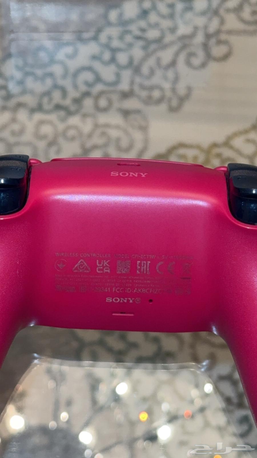 Sony 5 with two original controllers64390054674179114