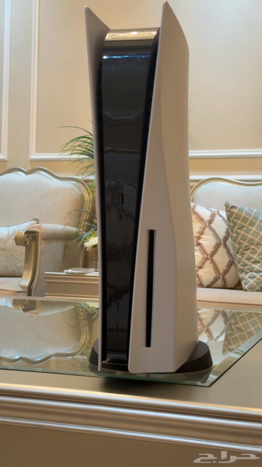 Sony 5 with two original controllers64390054674179113