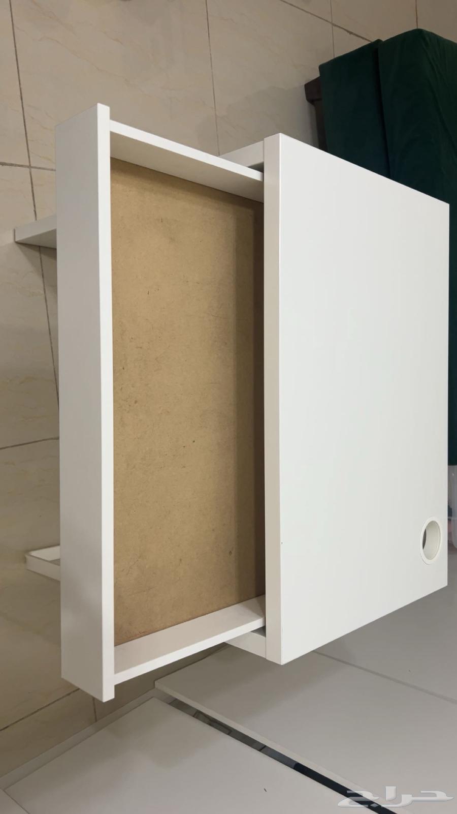 مكتب مدرسي من ايكيا نظبف جدا64391645802371111