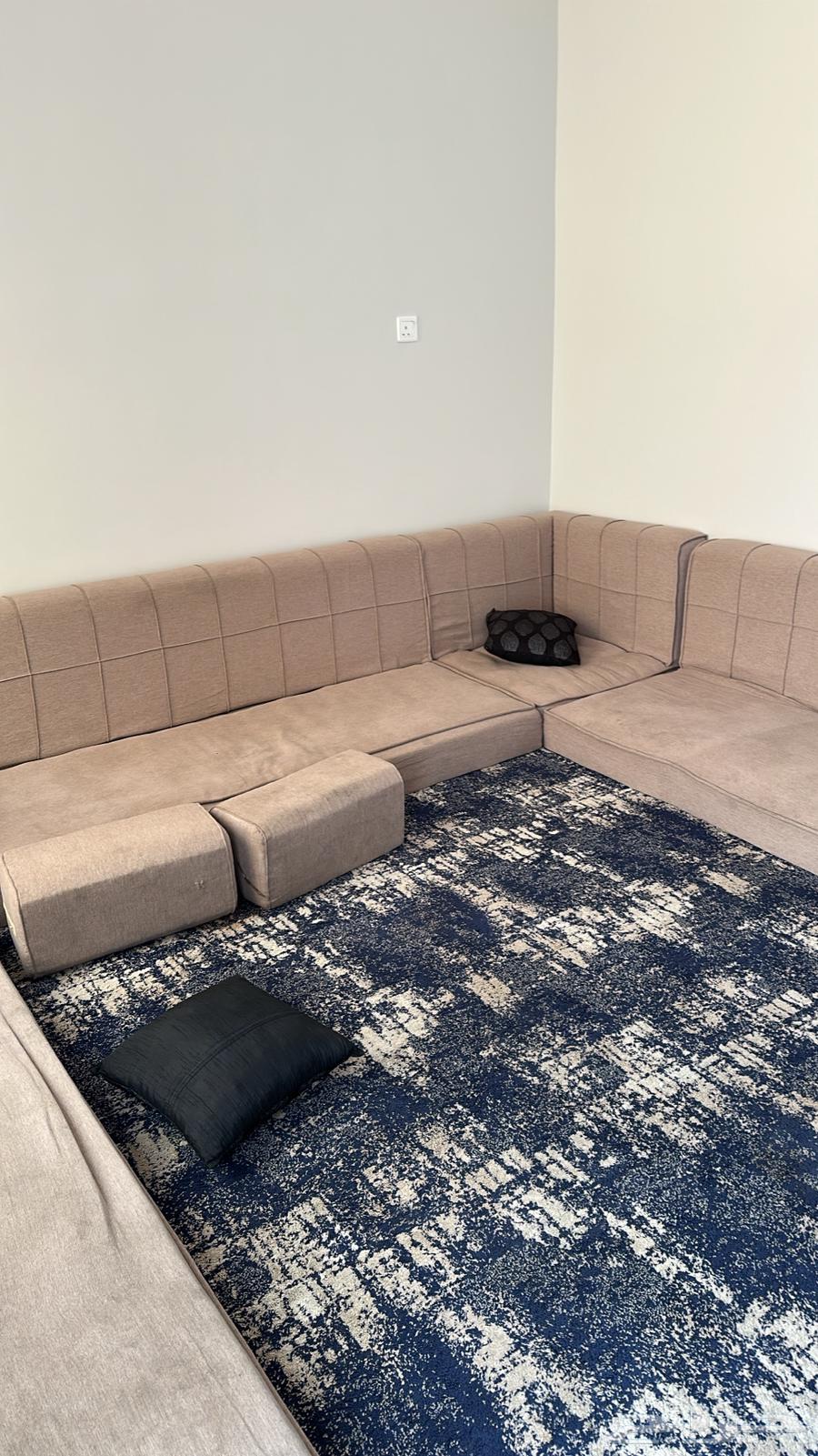 كنب فرشات زوليه طقم طاولات مساند ظهر جلسات ارضيه64383344940545114