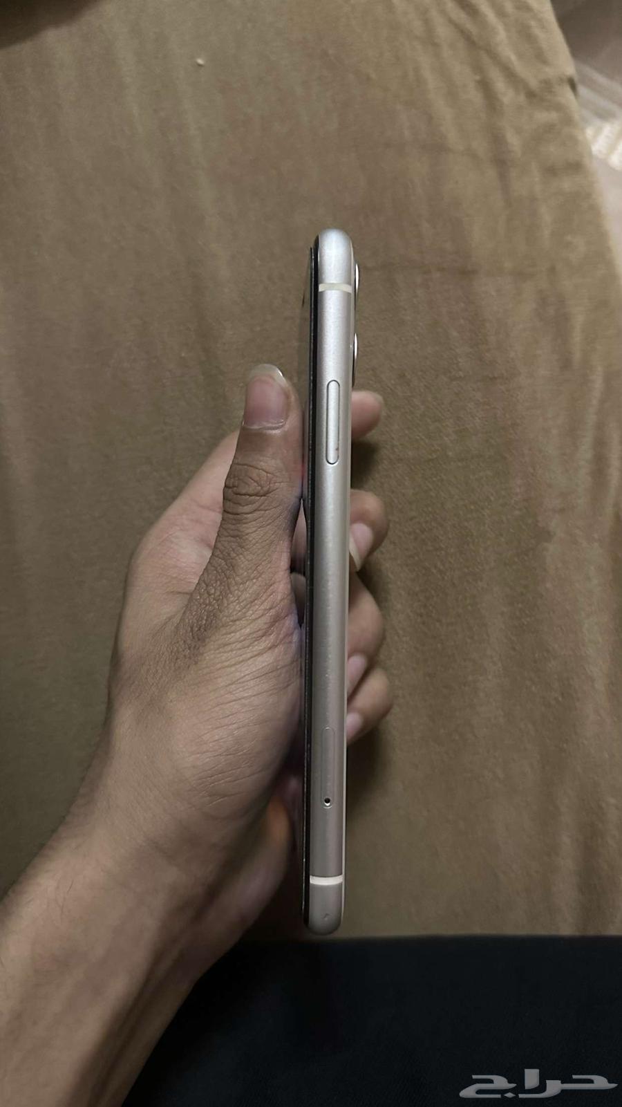 iPhone 11 Regular64377196980739114