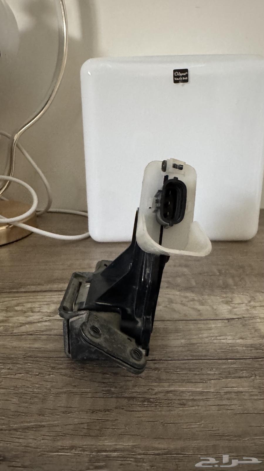 قفل شنطه (اصلي) باب جيب لاندكروزر خلفي من 2008 الى 201564527614386177111