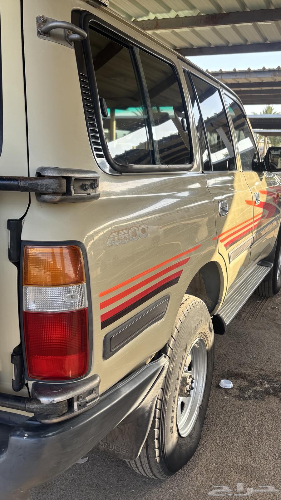 جيب صالون لاند كروزر للبيع او البدل الناسب64522865394819112