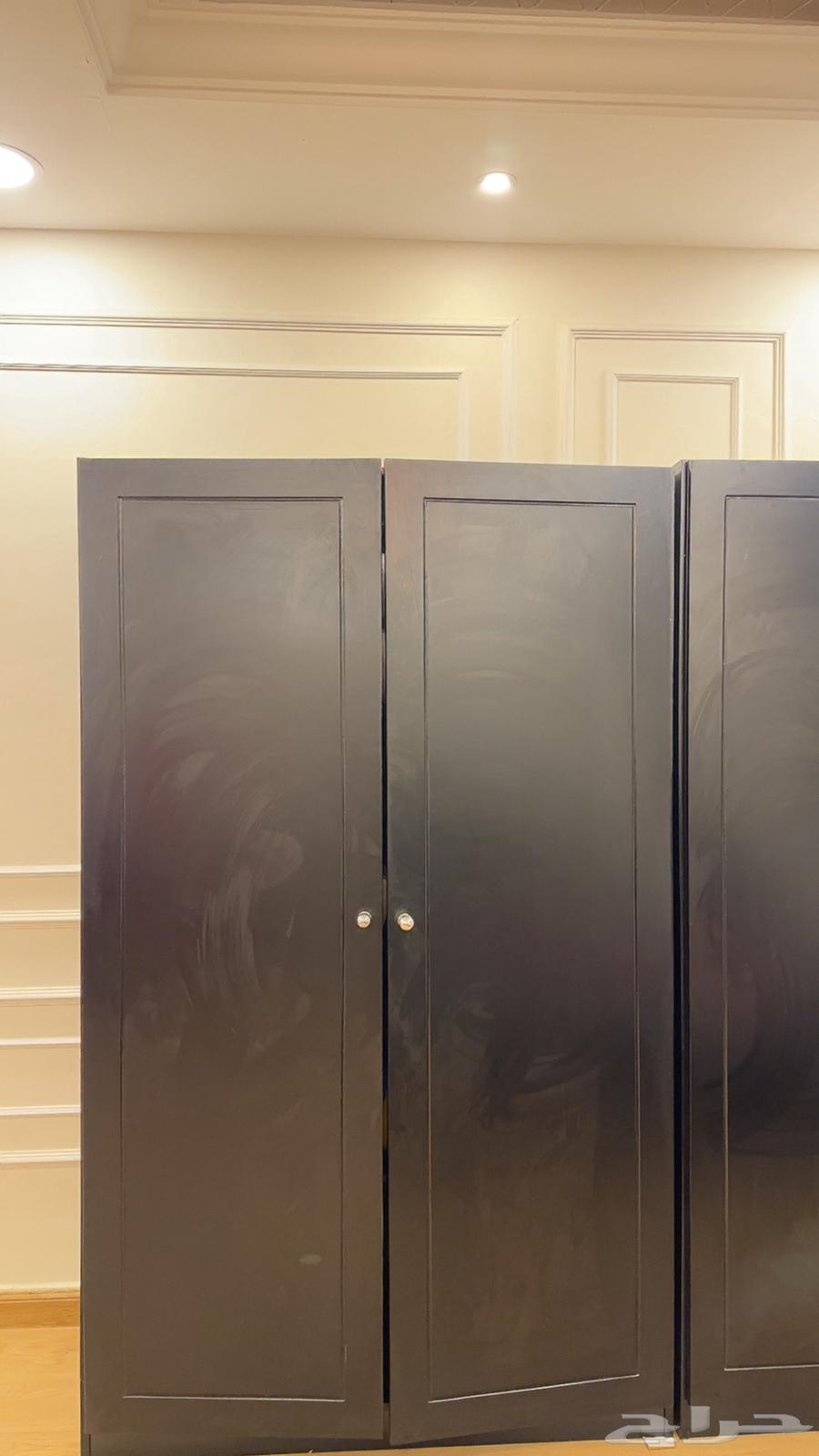 اثنين دواليب شبه جديده ونظيفه64389709380611112