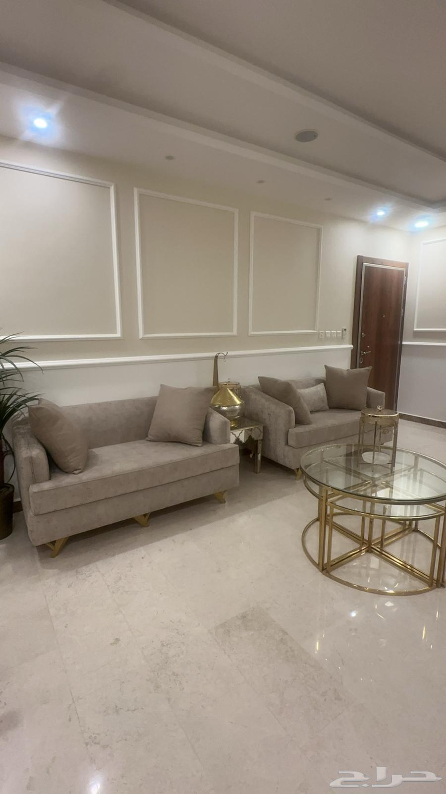 فصلته ب 8000 والبيع ب 300064379326338690112